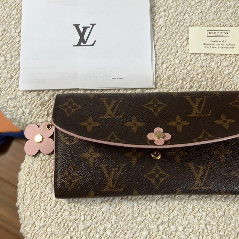 Louis Vuitton Emilie monogram flower wallet
